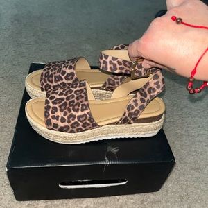 Fashion Nova: Platform Leopard Sandals.🖤